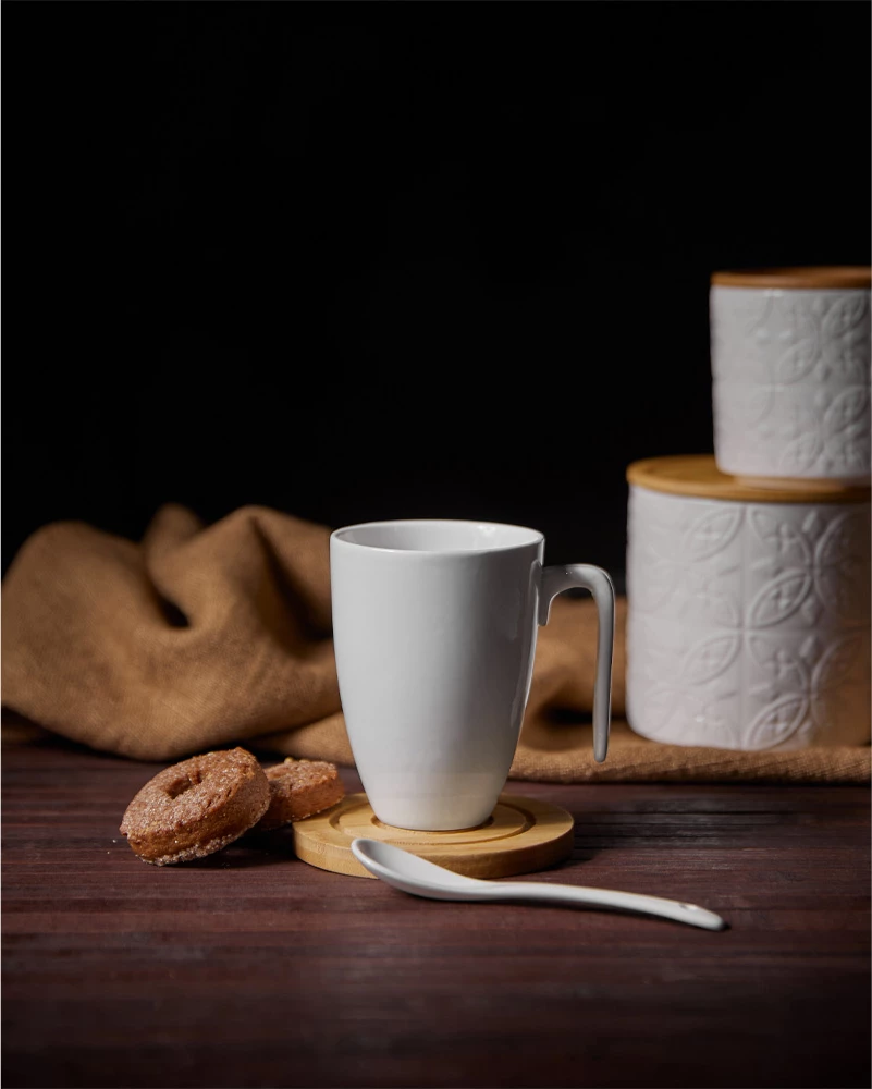 Komplet skodelic, 2 kosa, bel porcelan, naravni bambus, 22x22x8 cm Curve