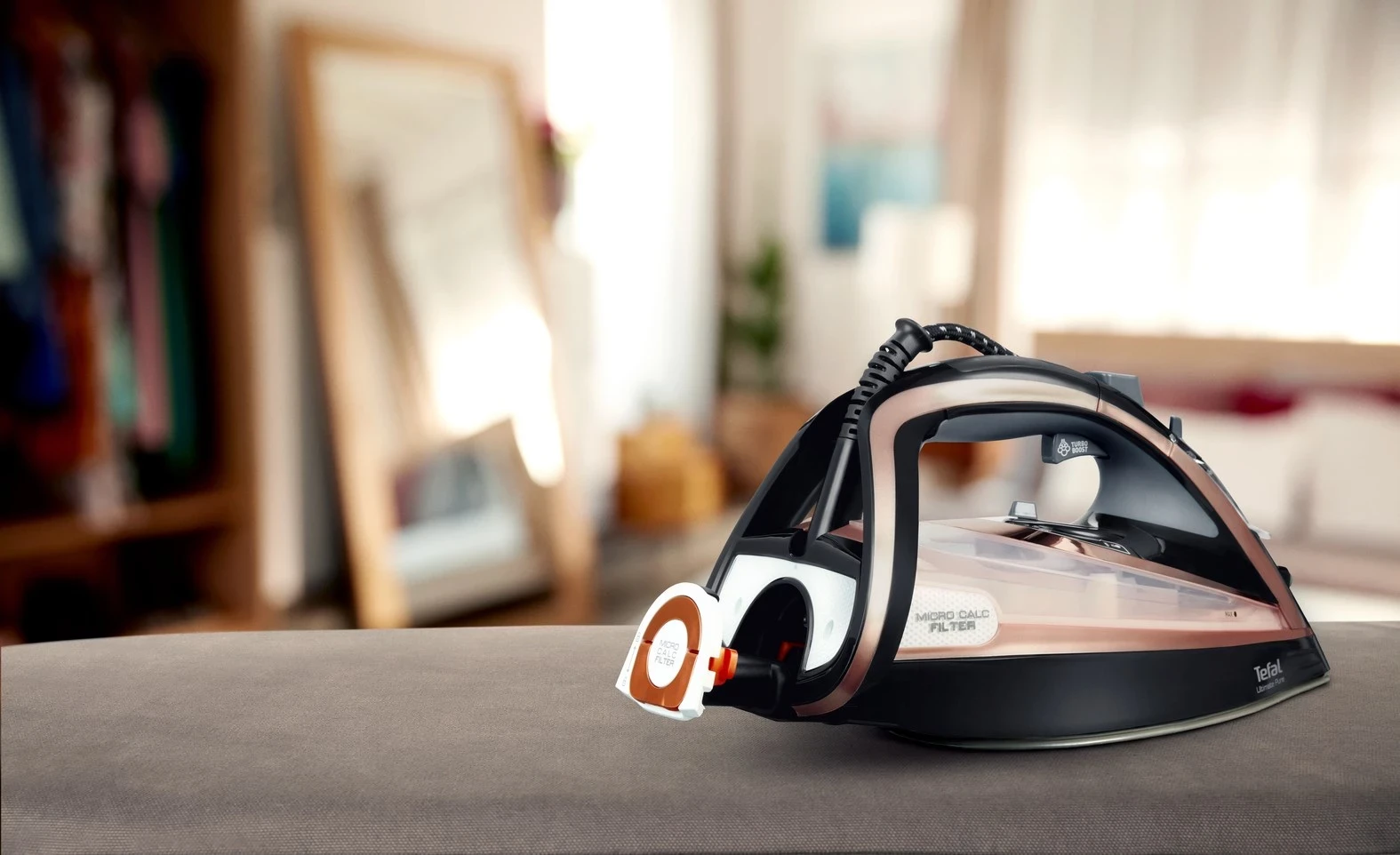 Paraheklanje z močno paro, Tefal Ultimate Pure FV9845, 3200 W, črno/bronasto