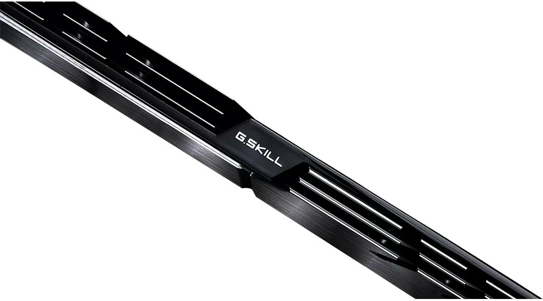 RAM pomnilnik 32GB (2x16GB) DDR4 3200 MHz, črn/srebrn/zlat G.Skill Trident Z