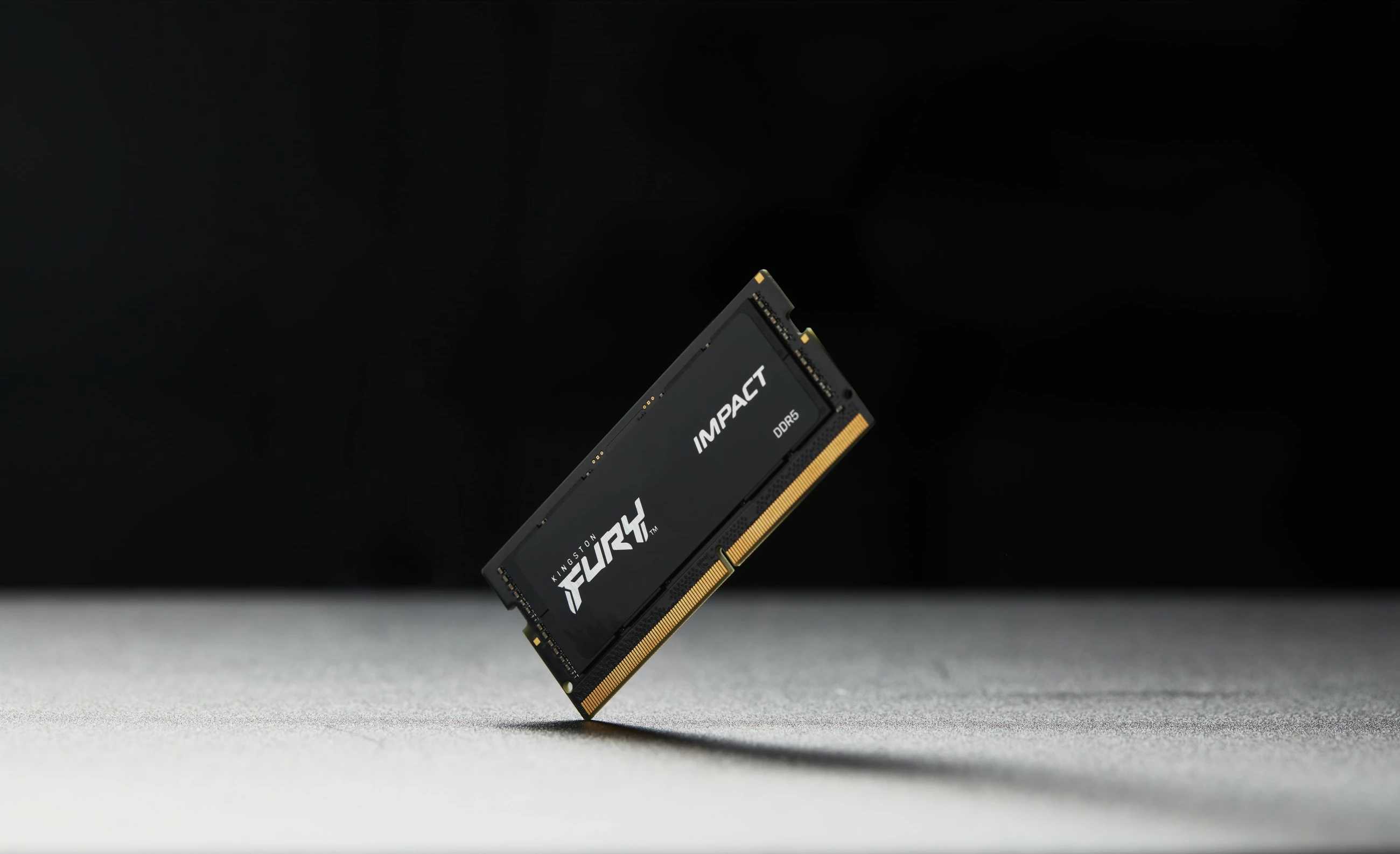 RAM pomnilnik 32GB 5600 MT/s DDR5 Kingston FURY Impact
