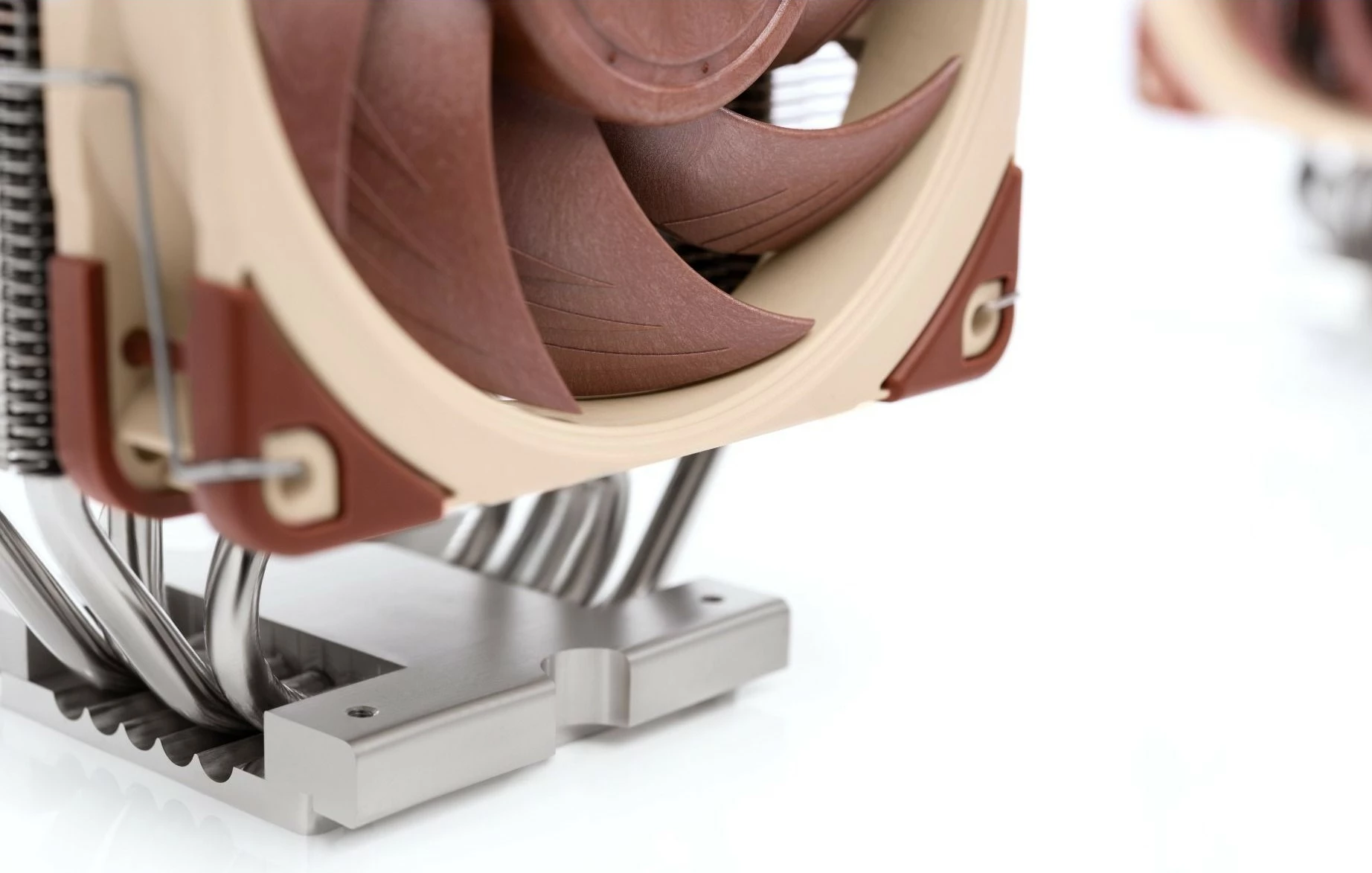 Zračno hlajenje za procesor NOCTUA NH-U12S-DX-4677, 2 ventilatorja 12 cm, rjavo/srebrno