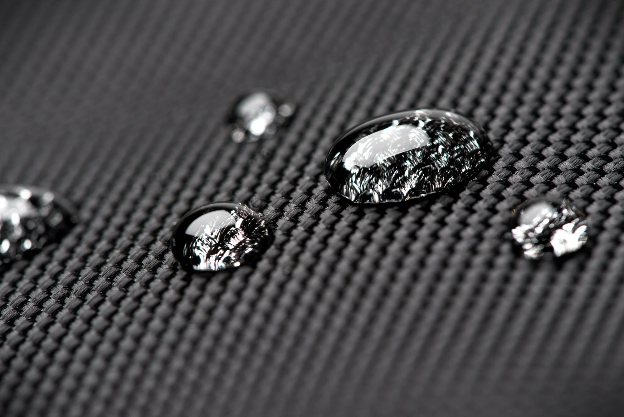 Torba za prenosnik Kensington Contour 2.0, 15,6", črna