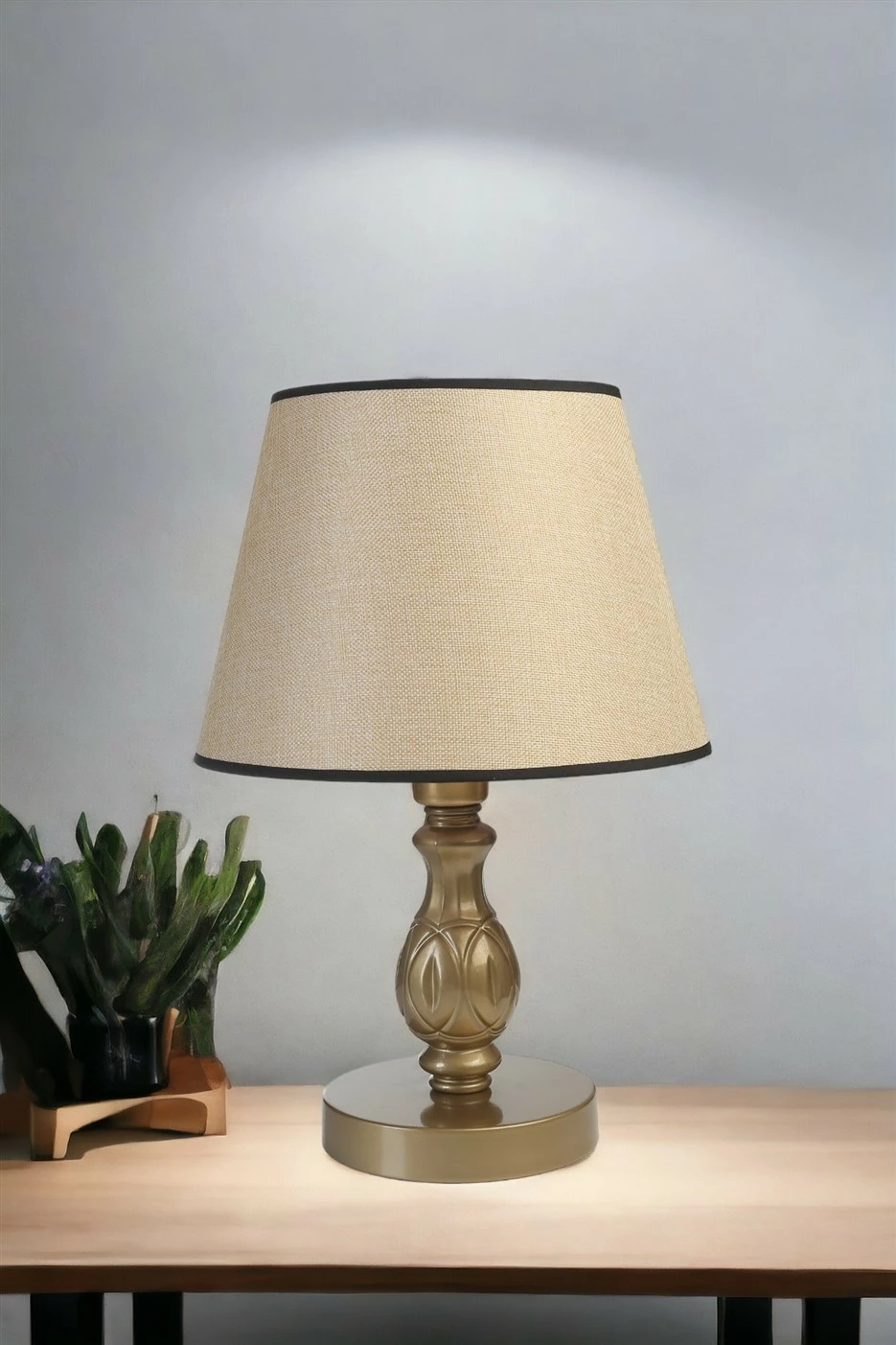 Namizna svetilka Opviq 8845-1, zlata in krem