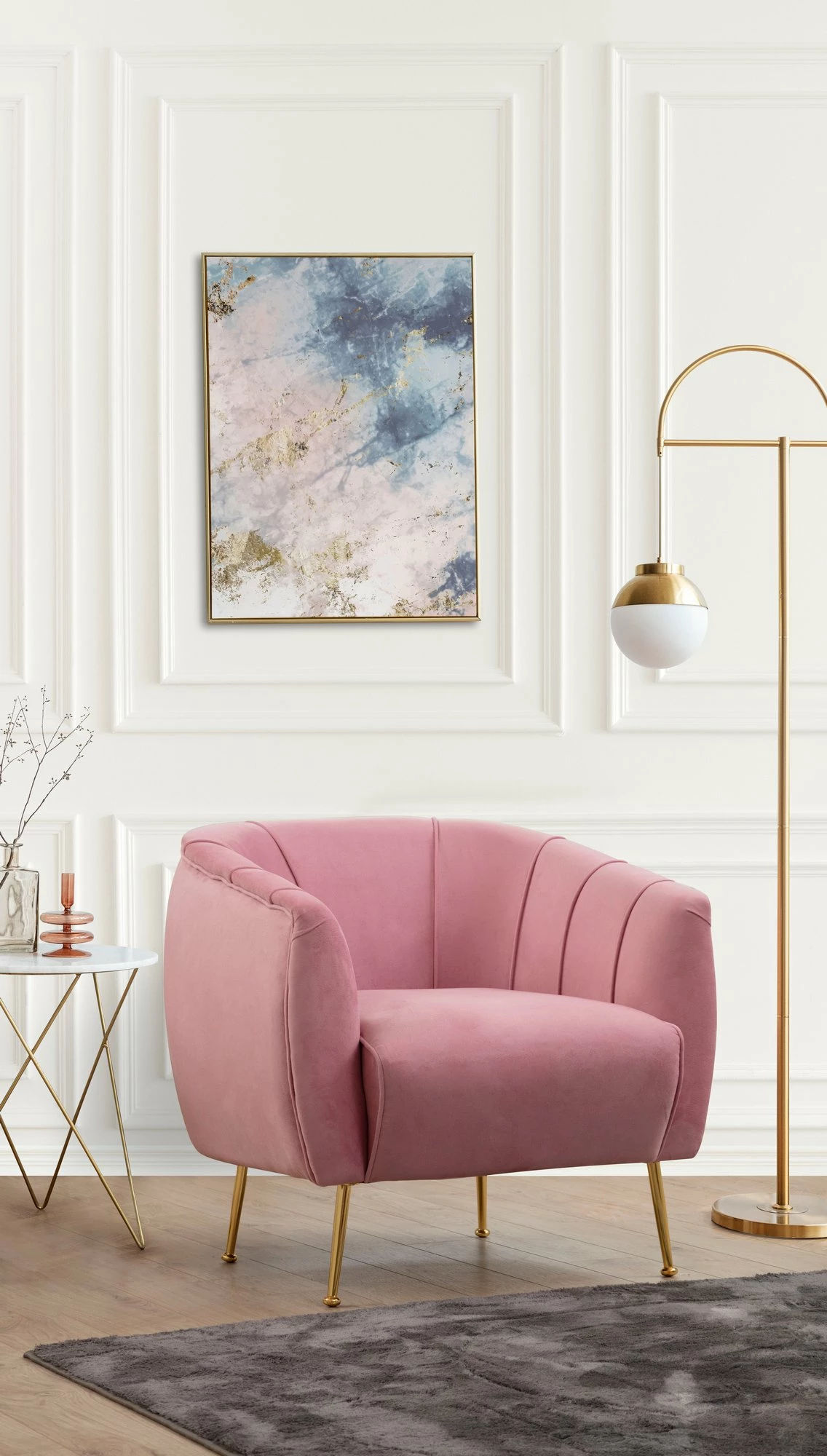 Naslanjač v bledo rožnati barvi, Atelier del Sofa