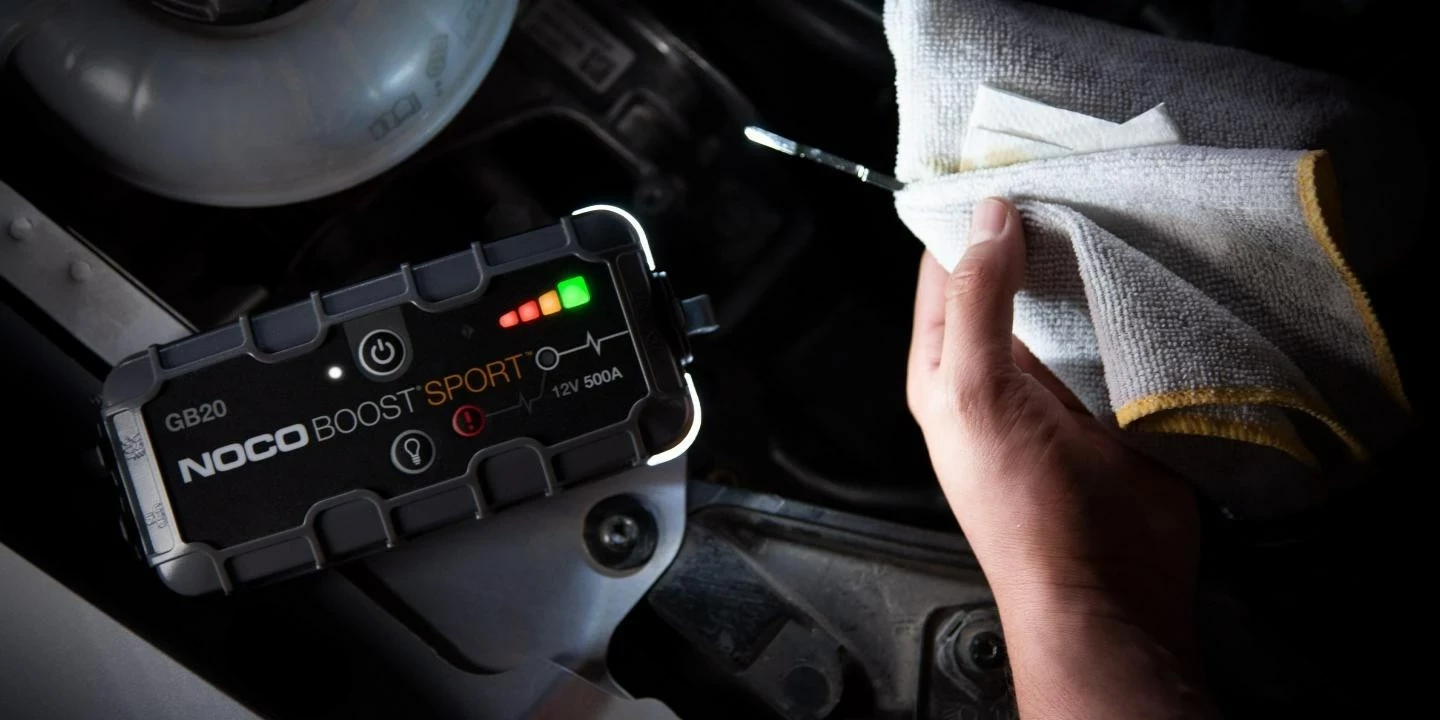 Startni akumulator (jump starter) NOCO GB20, 500 A, črn