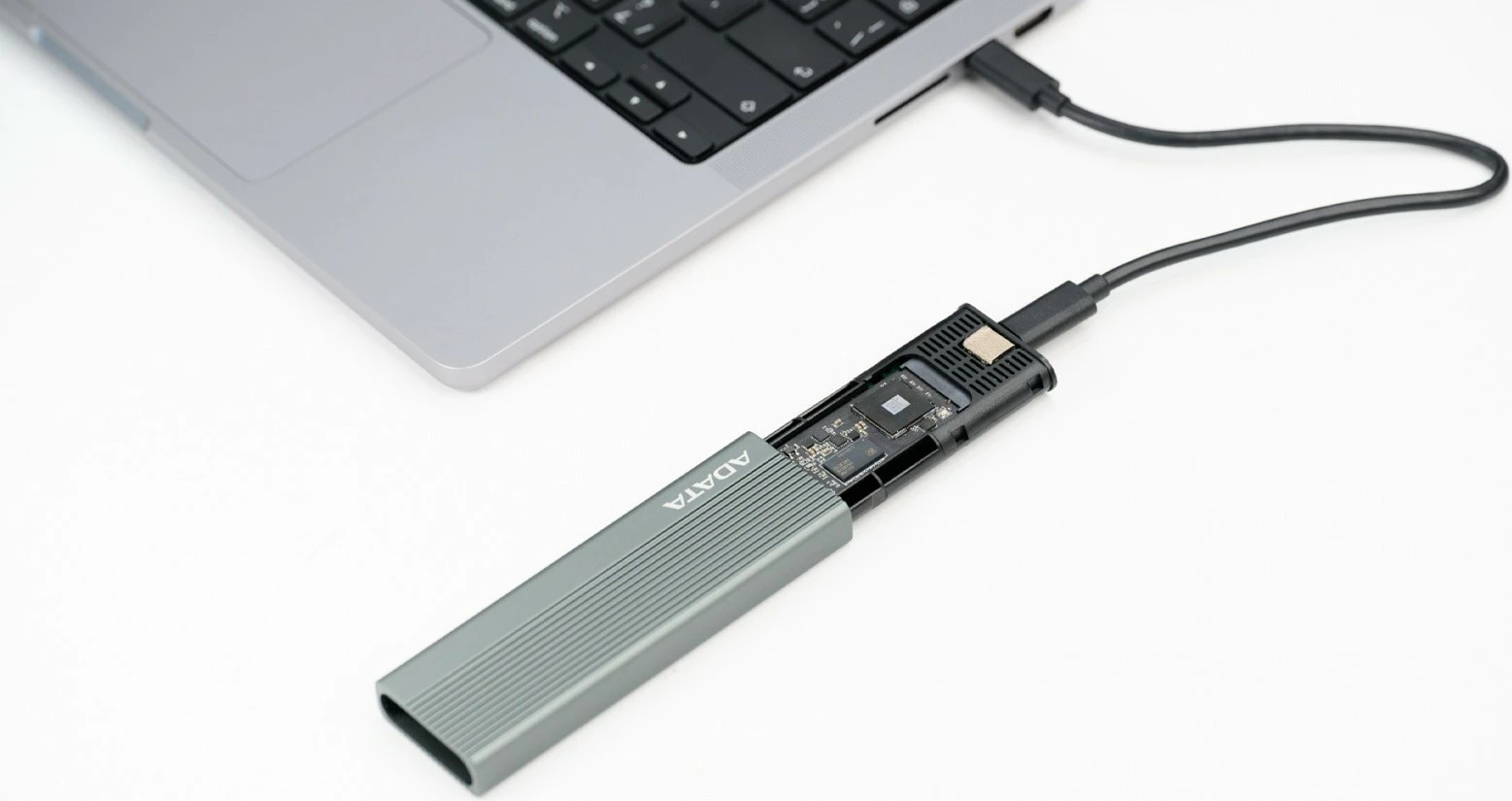 Zunanje računalniško ohišje za SSD Adata EC680, M.2, USB 3.2 Type-C, sivo