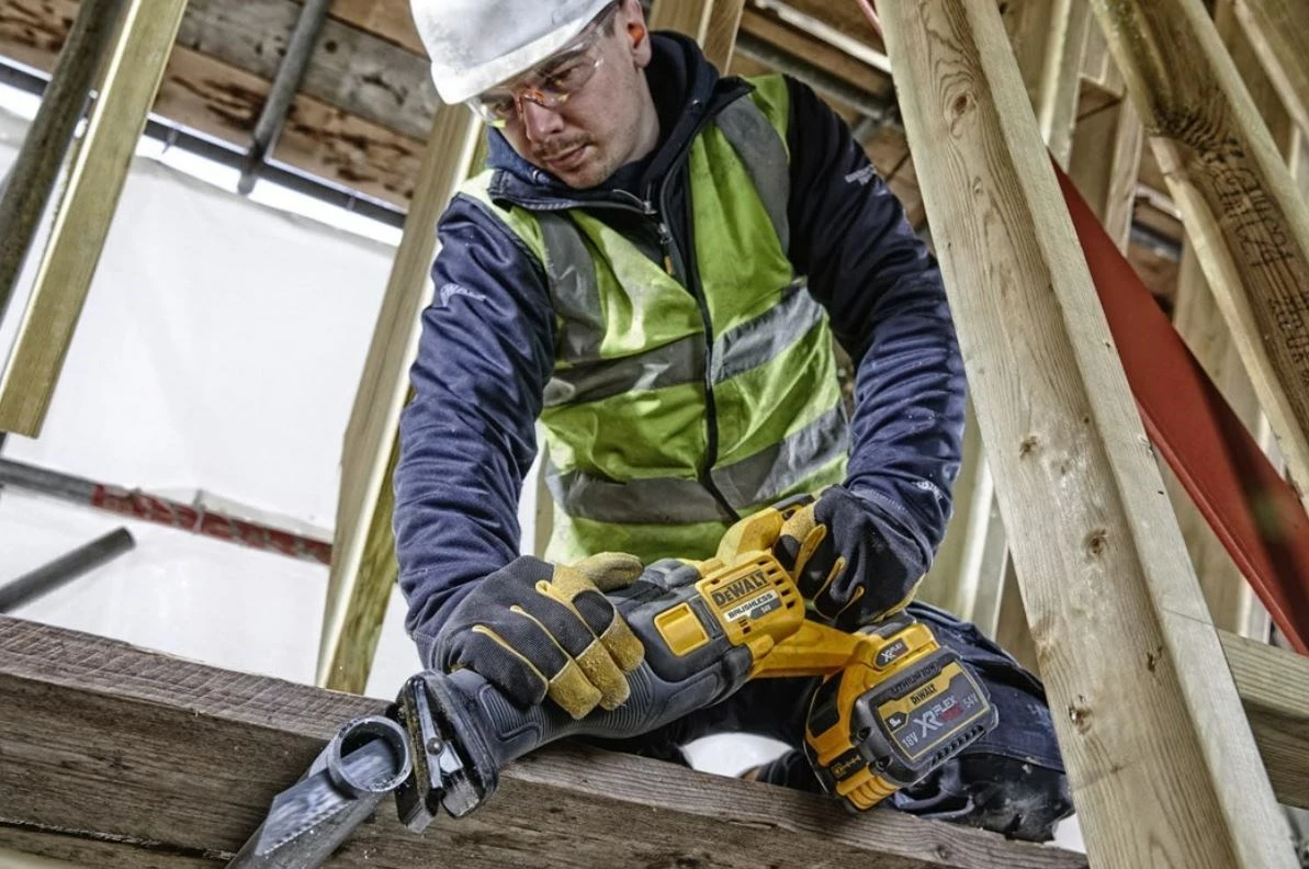 Recipročna žaga FlexVolt 54V DeWalt DCS389NT, črna, rumena