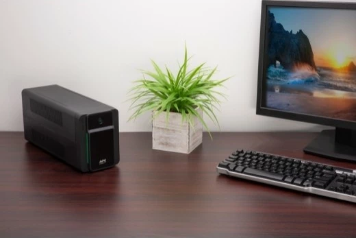 Neprekinjeno napajanje 2200 VA, 1200 W, 4 Schuko, tower, črn APC BVX2200LI-GR