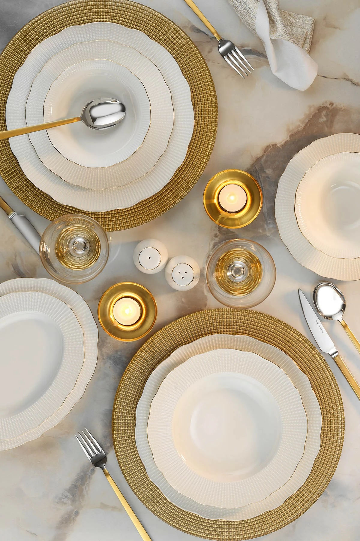 Set jedilnega posodja 26-delni, Hermia Concept BNILY26YT20, bele in z zlatimi detajli