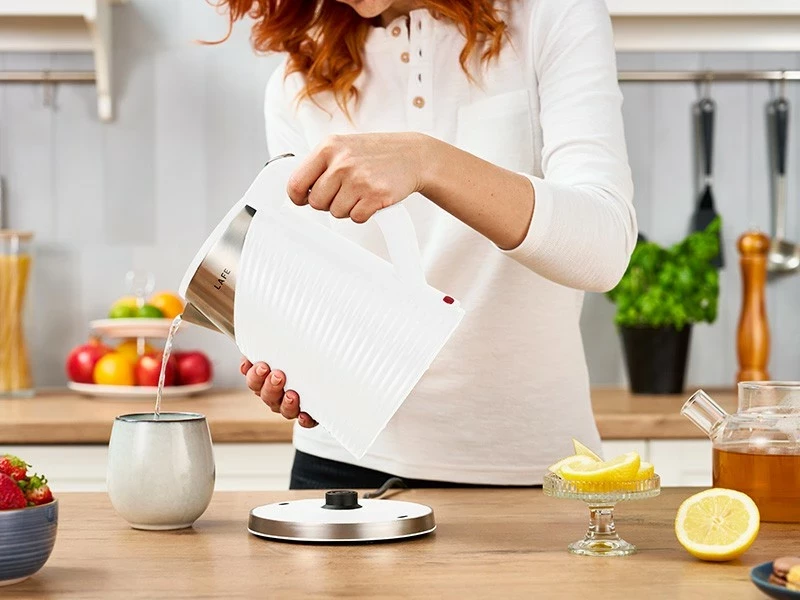 Električni ibrik Elegant White Lafe, 1,8 L, 1800 W, bel-srebrn