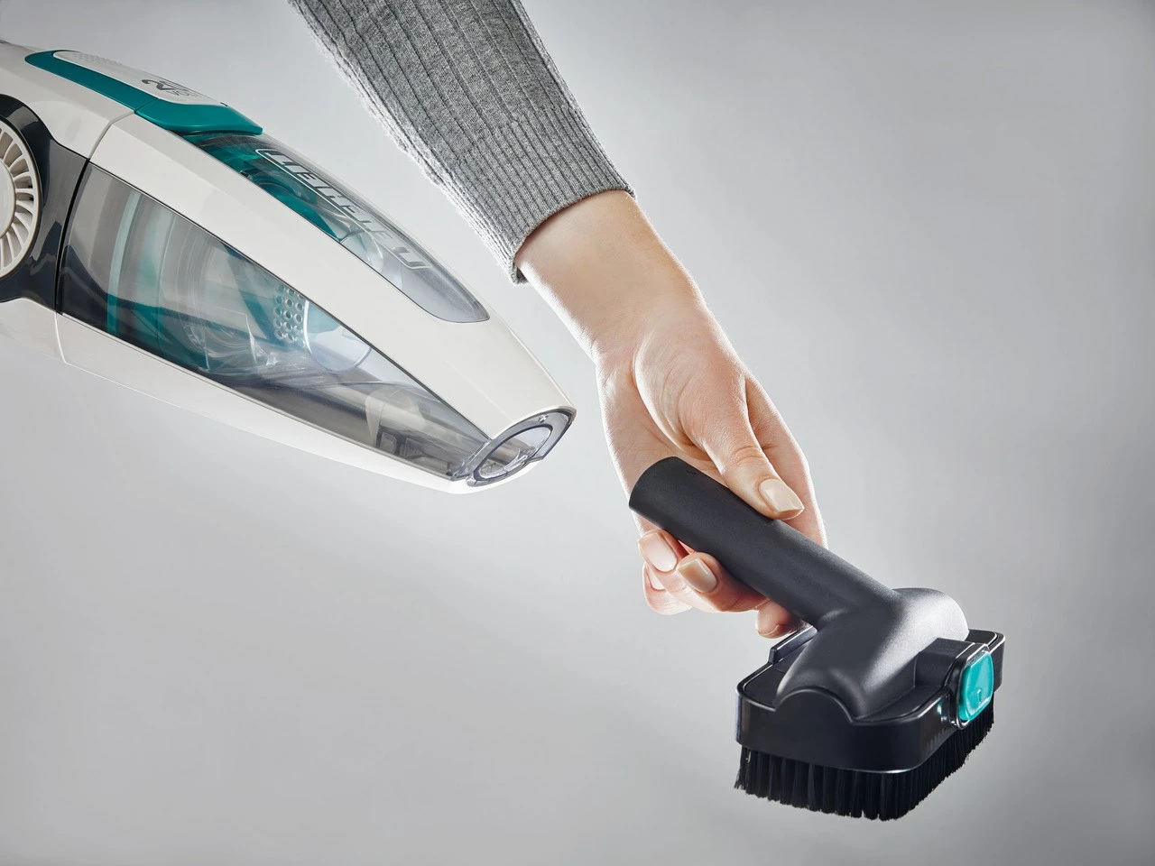 Brezžični sesalnik 2-v-1, brez vrečke, 20V, bel/moder Leifheit PowerVac