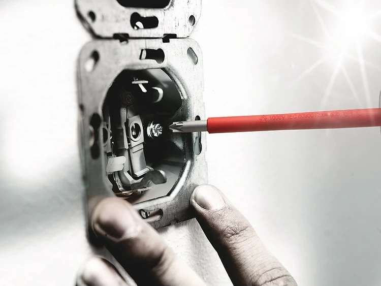 Izoliran komplet izvijačev, 14 kosov, ergonomska ročaja, Wera 05105631001, oranžna/rdeča