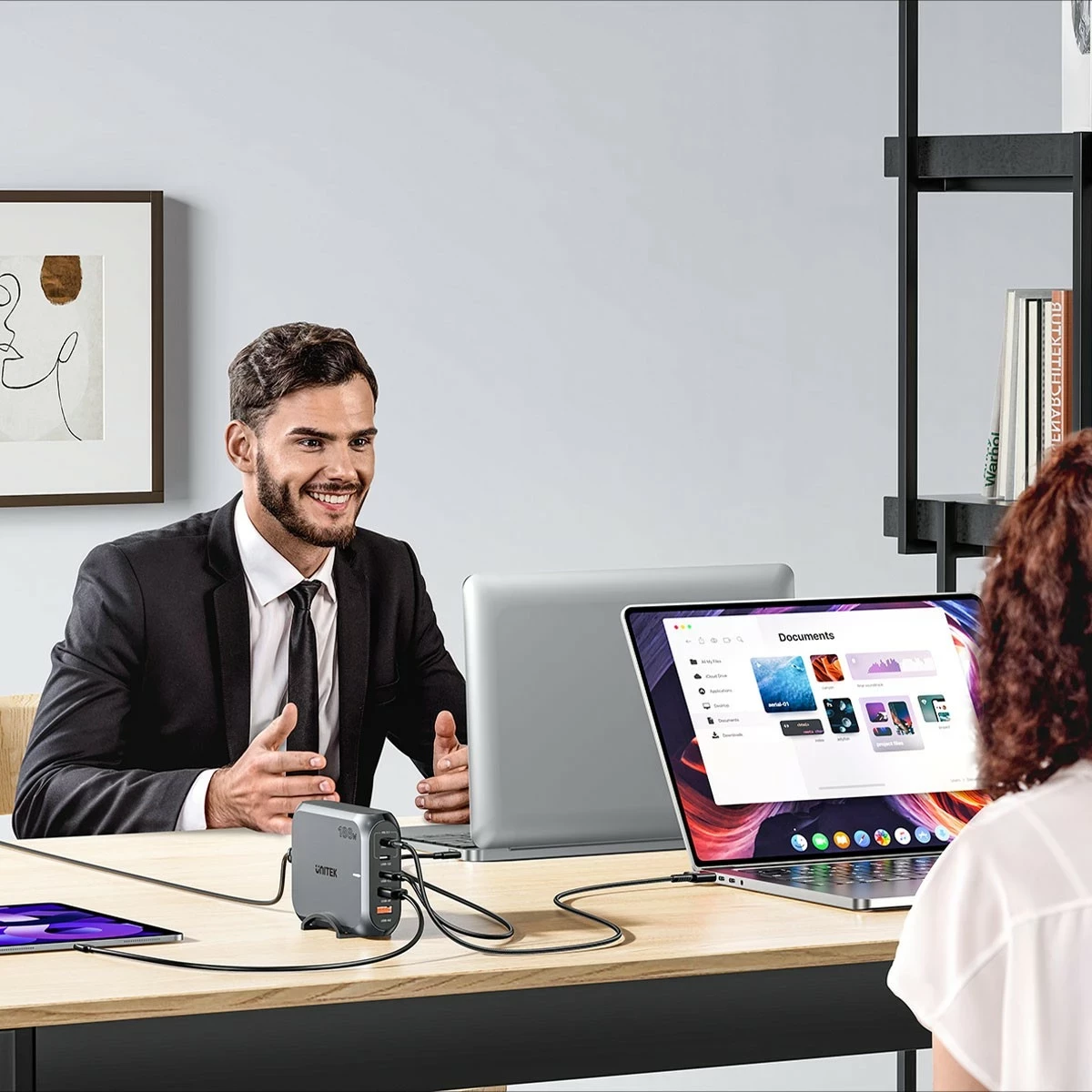 Visokozmogljiv polnilec Unitek GaN 188W, 2x USB-A, 3x USB-C, siv