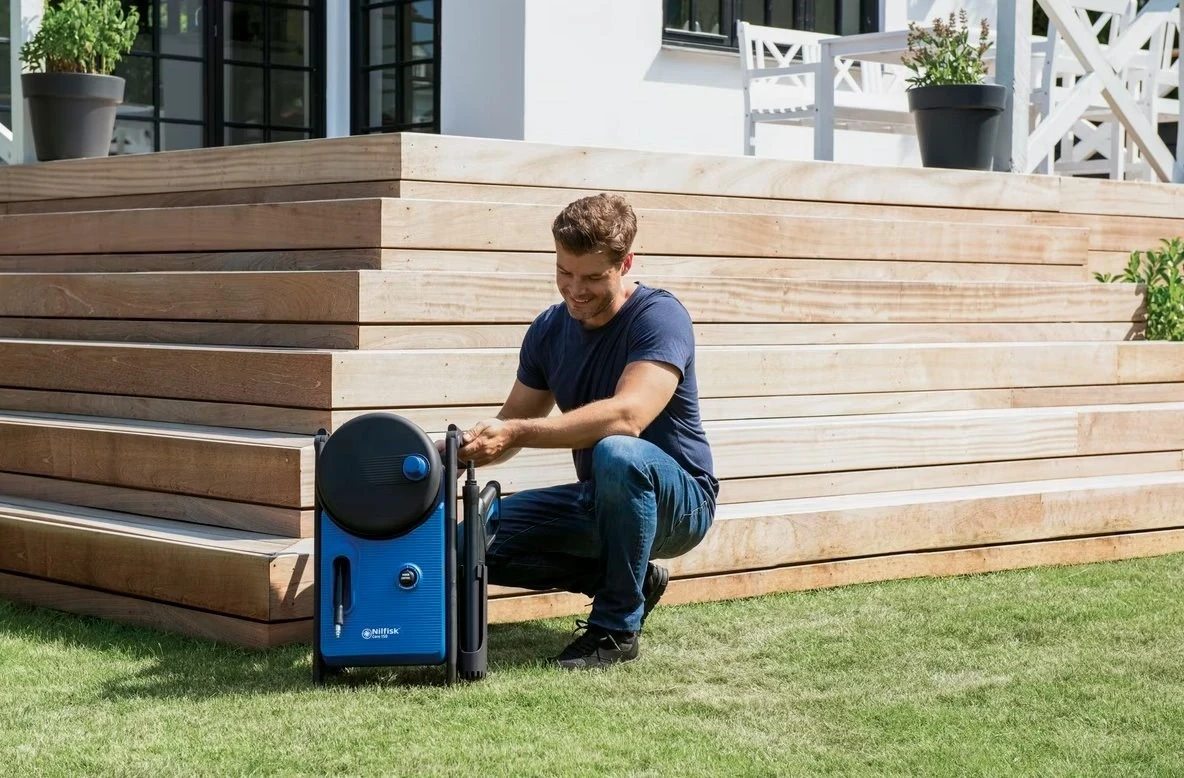 Pastralnik z visokim pritiskom Nilfisk Core, 150-10 PowerControl PA EU, 468 l/h, 2000 W, črno / modro