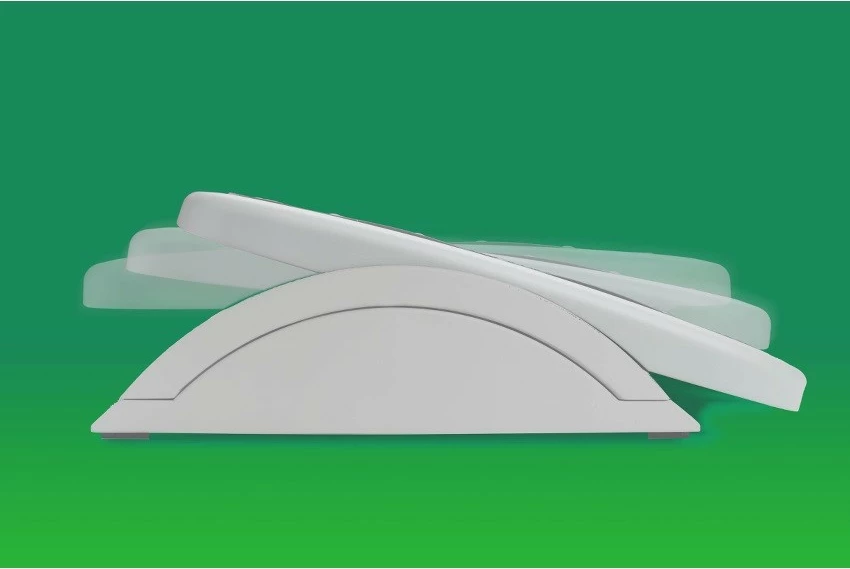 Ergonomska opora za noge Kensington SoleMate 56145, nastavljiv naklon 20°, 450 x 350 mm, protizdrsna/masažna površina, črna/bela