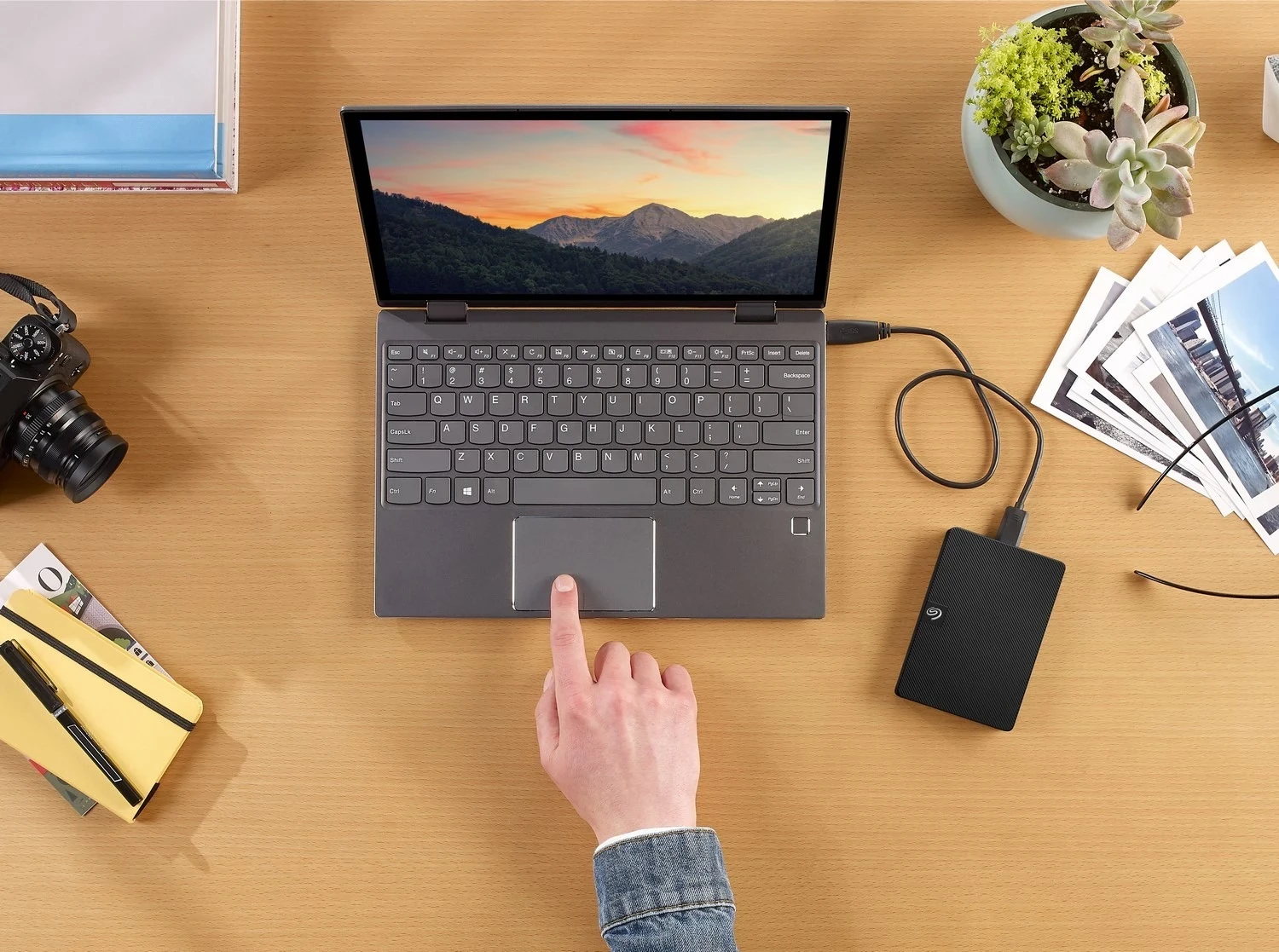 Zunanji disk Seagate Expansion Portable, 1 TB, črn