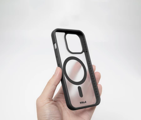 Ovitek za telefon LAUT Huex Protect z MagSafe za iPhone 15 Pro Max, črn