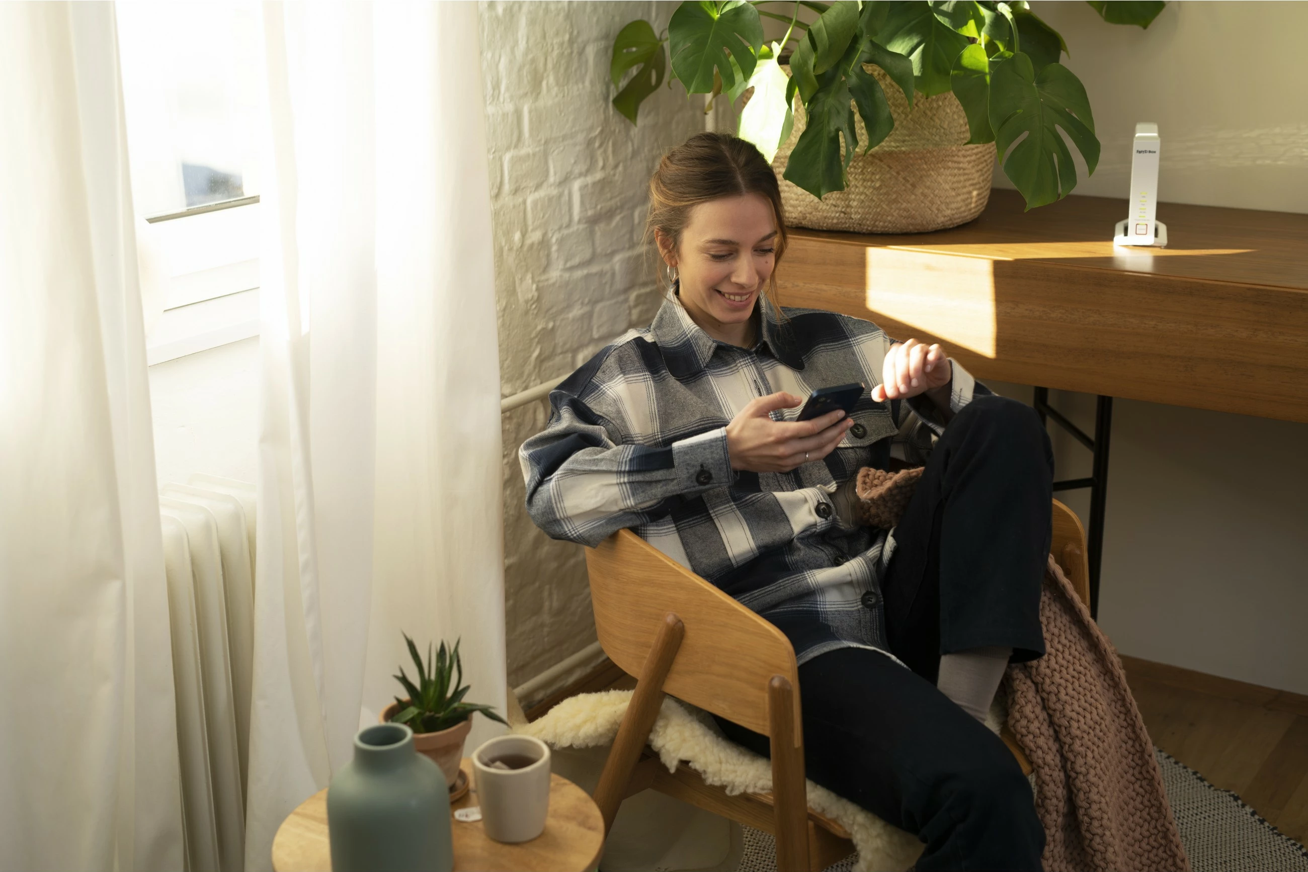 Router AVM FRITZ!Box 4060, Wi‑Fi 6 (802.11ax), tri‑band (2,4 GHz / 5 GHz / 5 GHz), bel