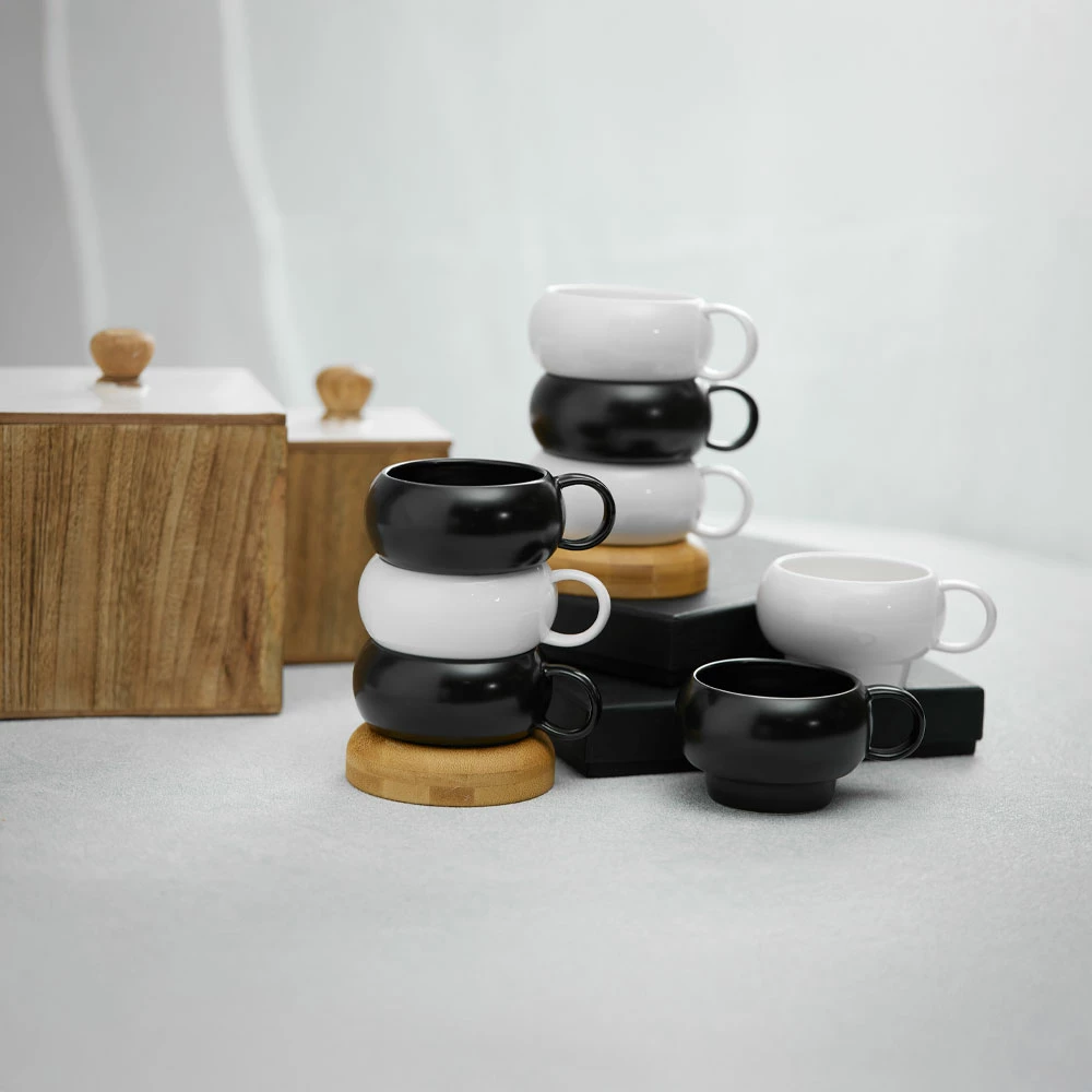 Set skodelic Curve, 4 kosi, bel porcelan, naravni bambus, 12x10x19 cm