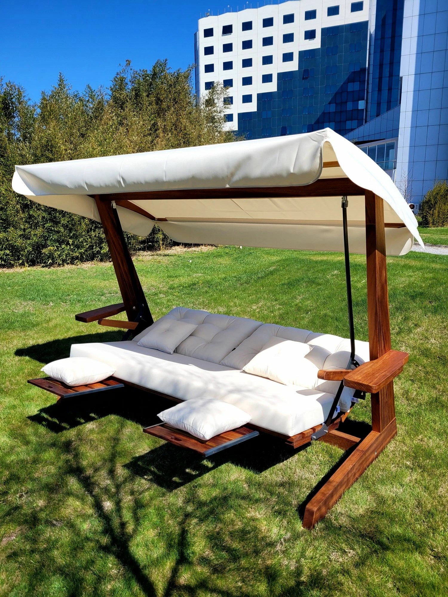 Trojni vrtni gugalni stol, bež, Luna Deluxe 2600