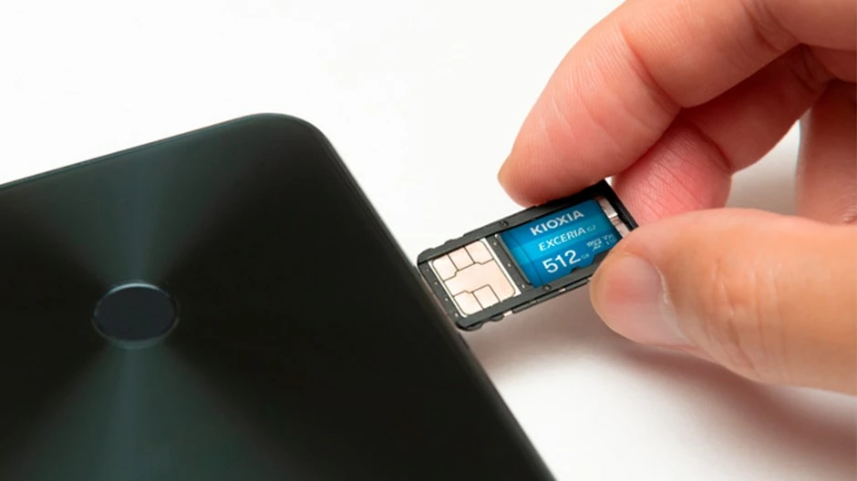 Kartica pomnilnika Kioxia LMEX2L512GG2, 512 GB, MicroSDHC, razred 10, modra