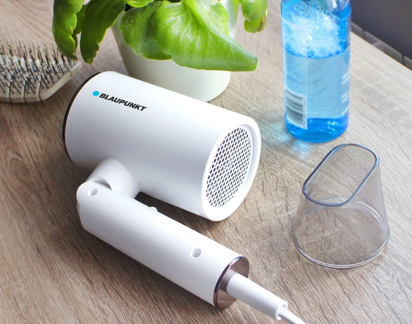 Tharja las Blaupunkt HDD401WH, 1600 W, bela