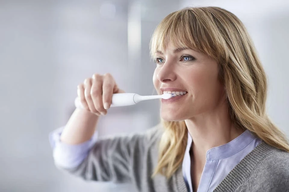 Sonična zobna ščetka Philips Sonicare, bela