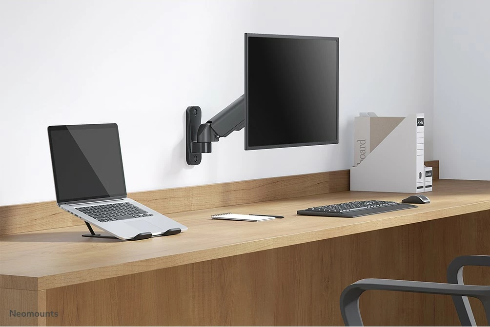 Nosilec za monitor/TV z nastavitvijo višine na plinski vzmeti, polni premik, 17–32 in, črn - Neomounts WL70-440BL11