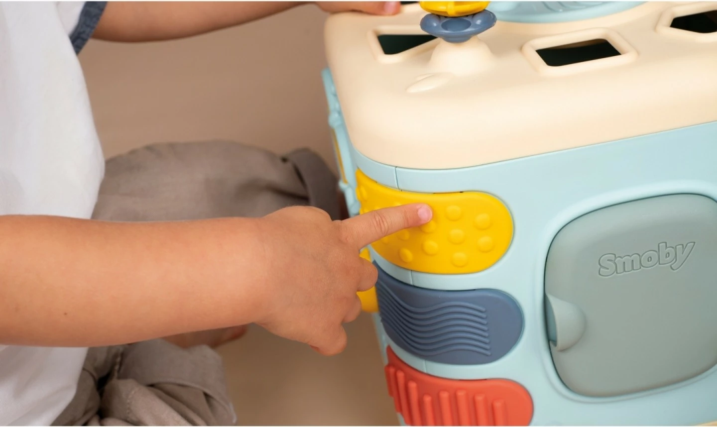 Izobraževalna igrača Smoby Little Cube, plastična, večbarvna