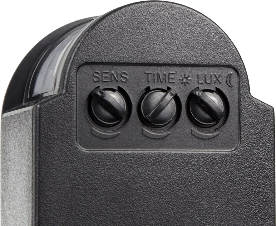 Stenska LED svetilka z senzorjem gibanja Maclean MCE442, IP44, 6W, črna