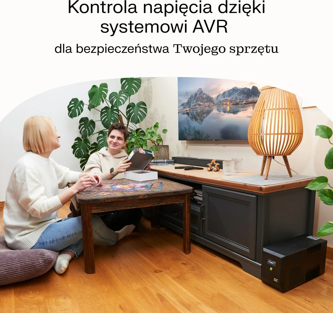 Neprekinjeno napajanje (UPS) Green Cell UPSLM600, 1 kVA, 600 W, 4 AC izhodi, črn