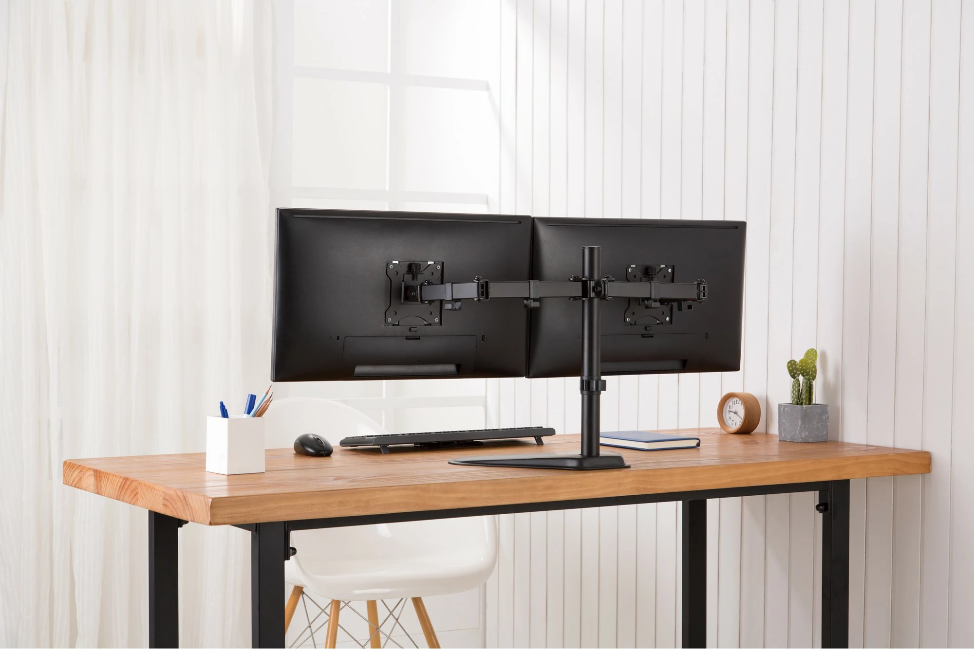Držalo za dva monitorja Digitus, univerzalno, 15–32 in., 8 kg, VESA 75x75/100x100, črno
