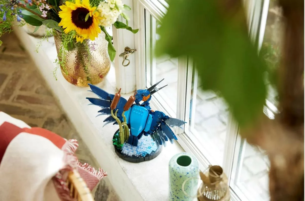 Model kingfisher z 834 kosi, LEGO Icons 10331, za odrasle