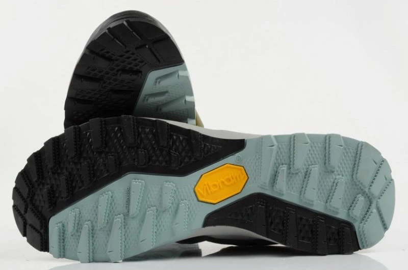 Trekking čevlji za ženske Aku, sivi