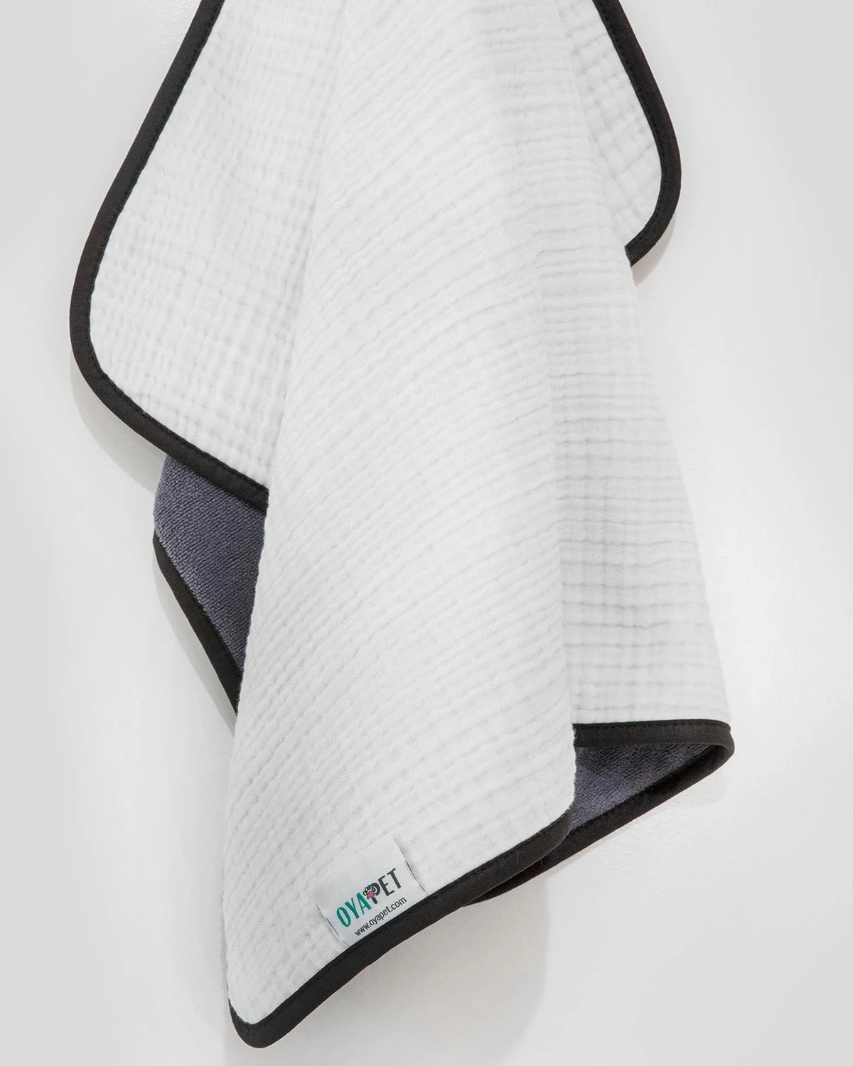 Odeja za pse Paws & Whiskers Mustow, siva in bela