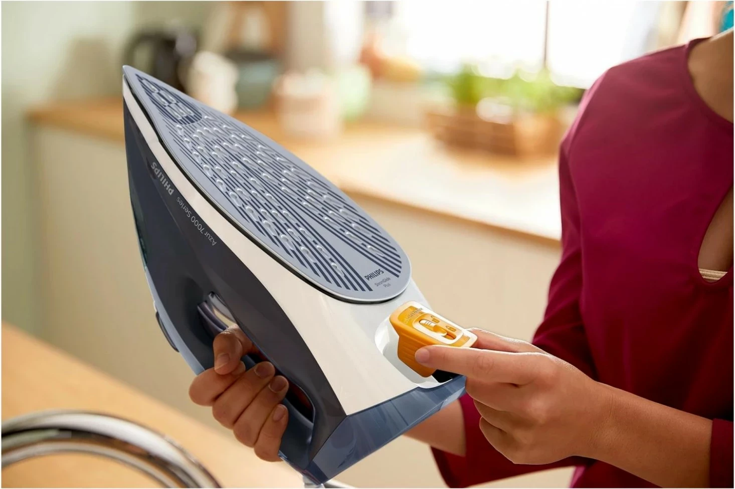 Parni likalnik, Philips Azur 7000 DST7030/20, granat