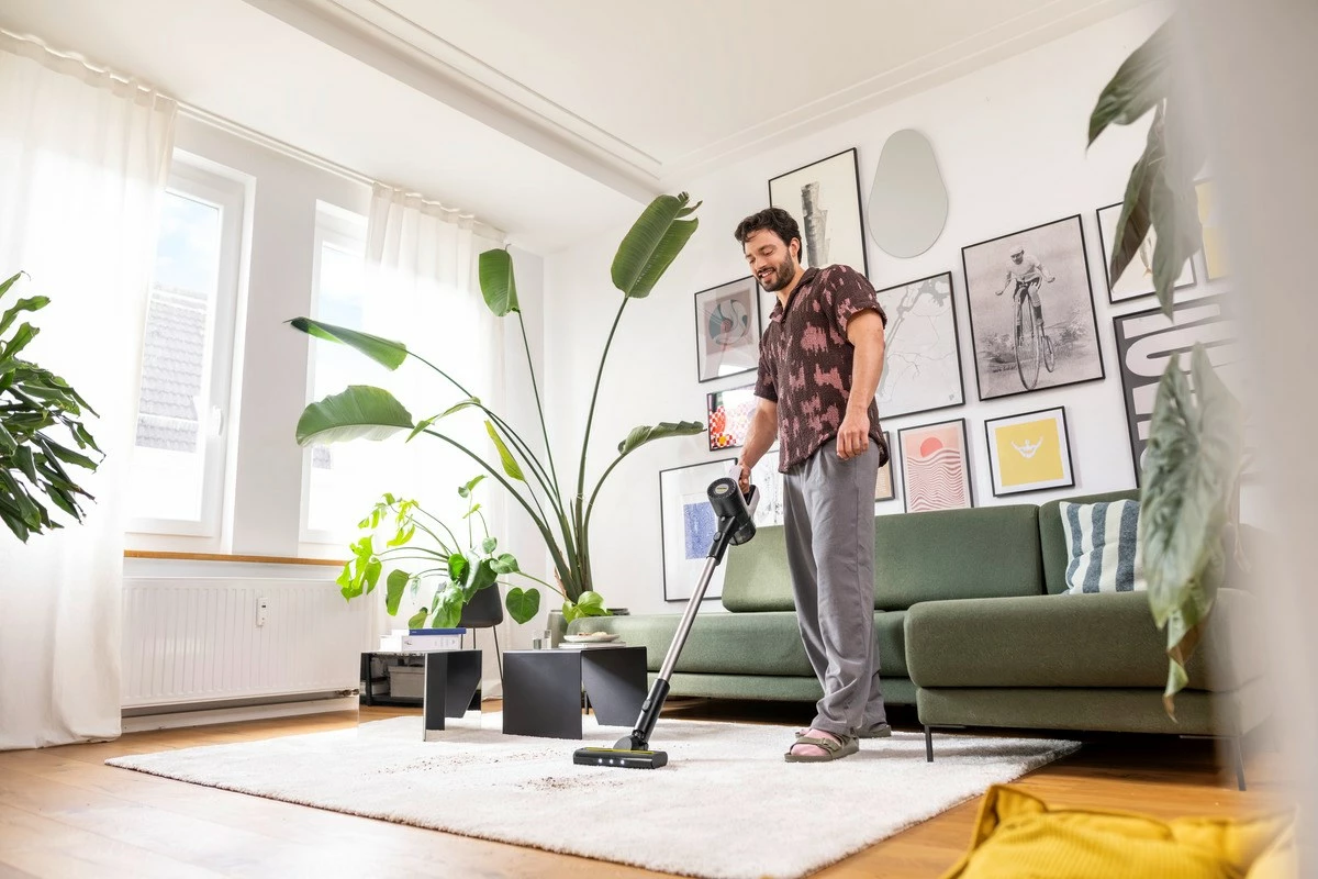 Pokončni brezžični sesalnik KARCHER VCS 3 Nano Complete, 0,6 L, HEPA, črn