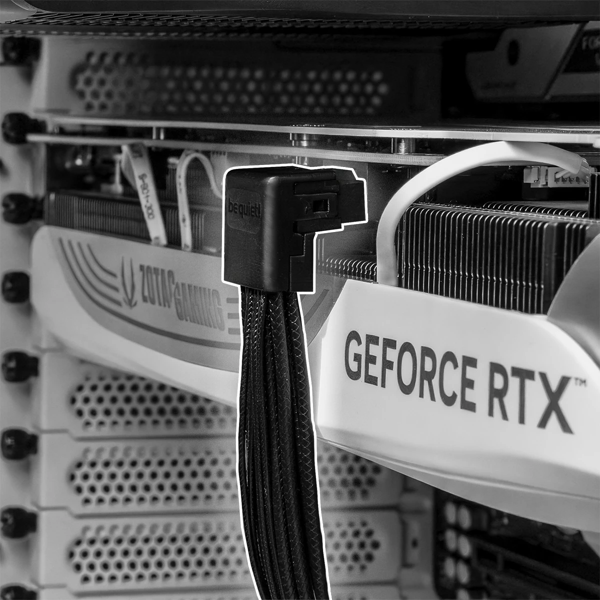 Kabel za grafične kartice 12V-2X6 / 12VHPWR 90° obrnjeno CHR-7710, Be Quiet!, črn