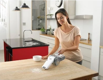 Ročni sesalnik brez vrečke, krom BLACK+DECKER PV1820L