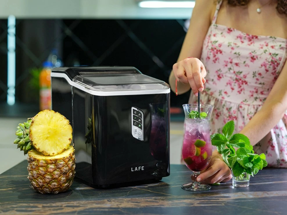 Stroj za led Lafe IceTwist PRO LAFLOD47684, 12 kg/dan, rezervoar 1,5 L, samodejno čiščenje, nastavljive kocke, črn