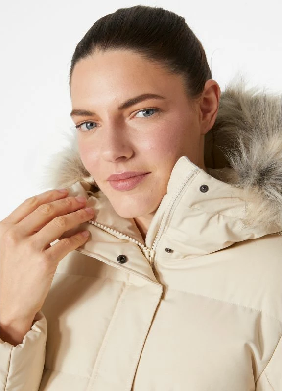 Topla parkas Blossom Puffy za ženske, Helly Hansen, krem