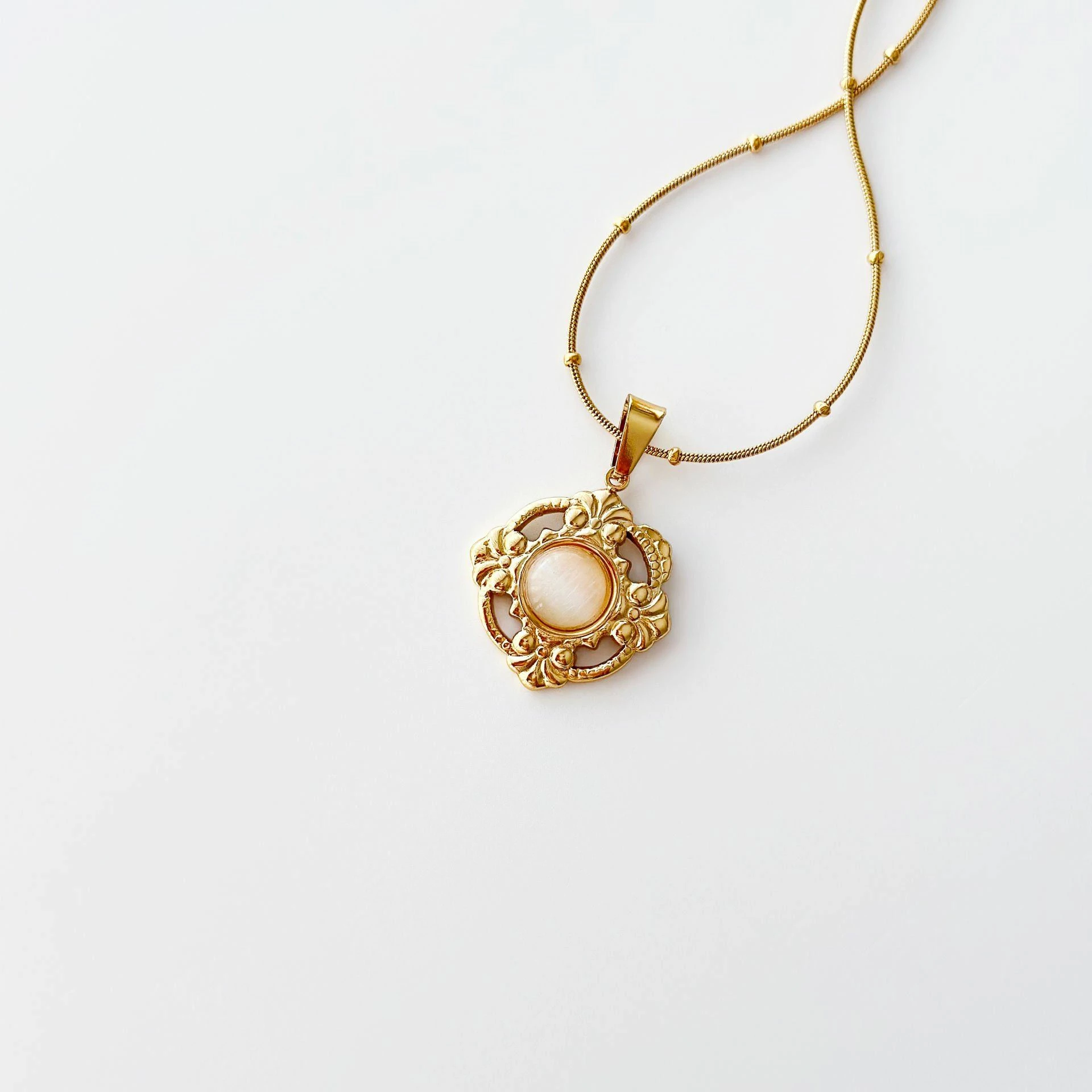 Ogrlica iz jekla Jumeon Queen Caramel, zlata in rožnata