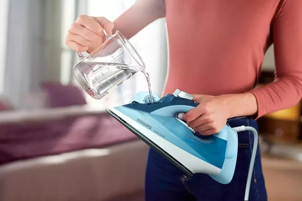 Parna likalnik Philips, Serija 5000, bela-modra