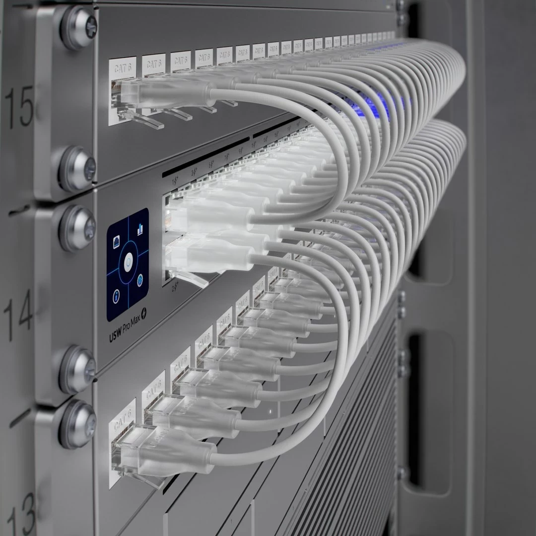 Zmogljiv L3 switch z 2,5G Ethernet in PoE, Ubiquiti USW-PRO-MAX-48-POE, siva