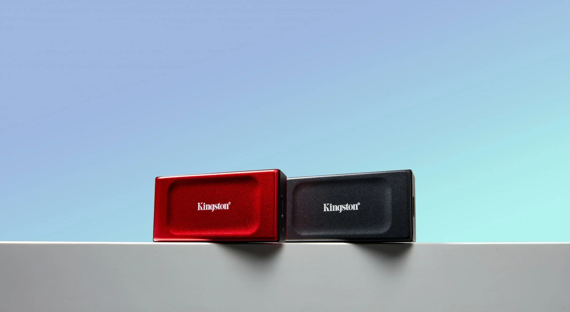 Zunanji SSD disk 2TB XS1000, USB 3.2 Gen 2, Kingston, rdeč