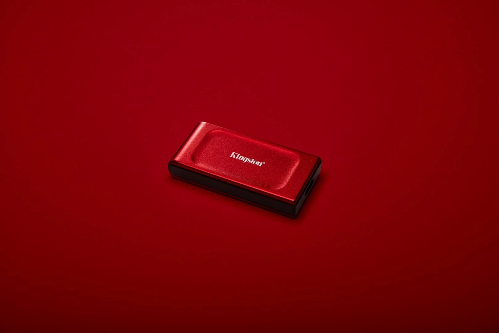 Zunanji SSD disk Kingston XS1000, 1TB, USB 3.2 Gen 2, rdeč
