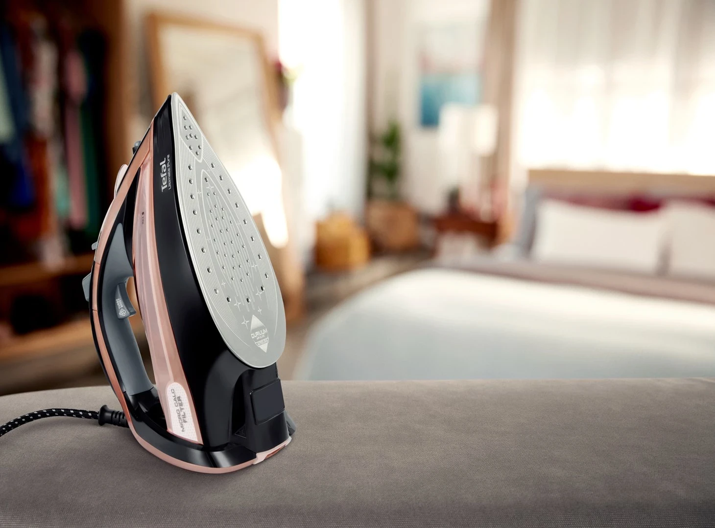 Paraheklanje z močno paro, Tefal Ultimate Pure FV9845, 3200 W, črno/bronasto