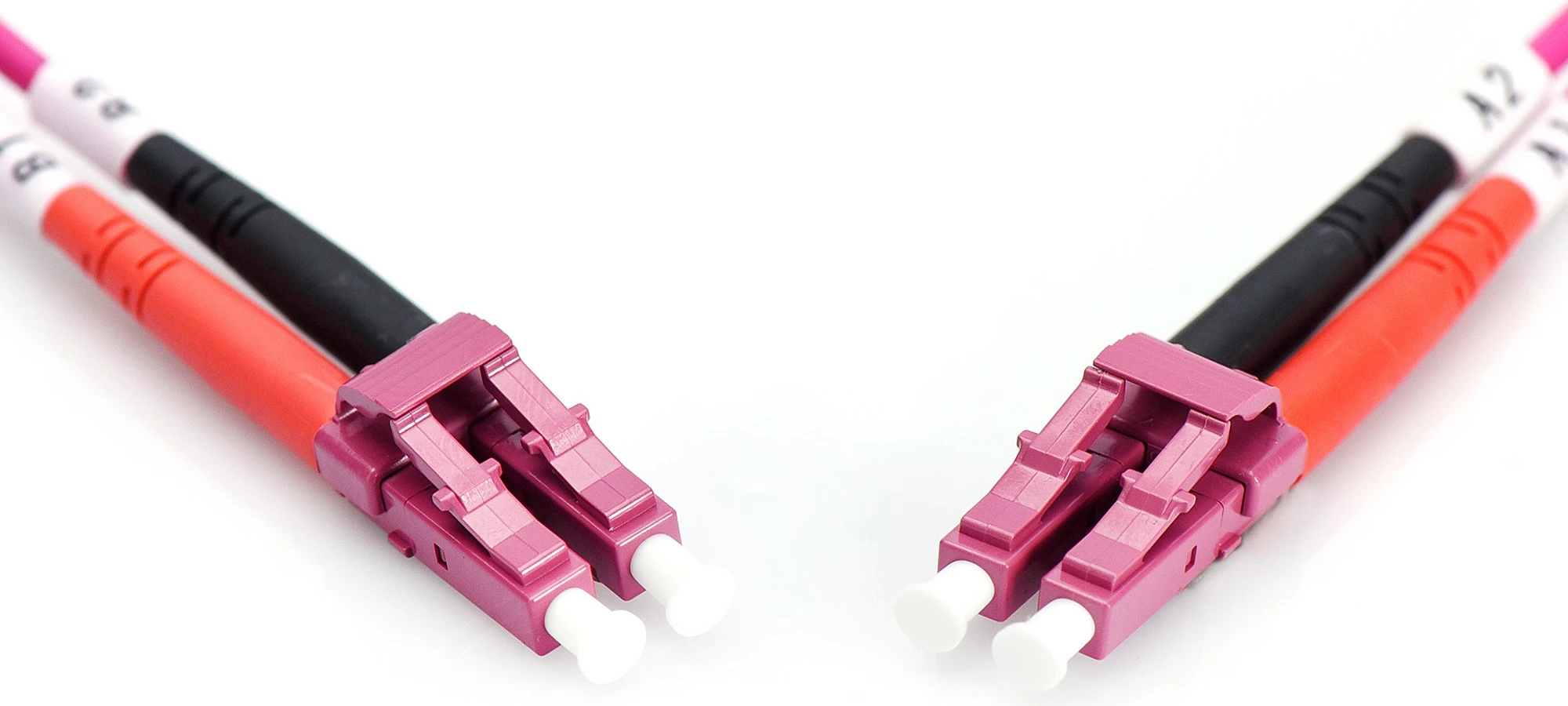 Multimodni optični kabel Digitus Fiber Optic Patchcord, OM4, LC/LC, 3 m, vijoličen