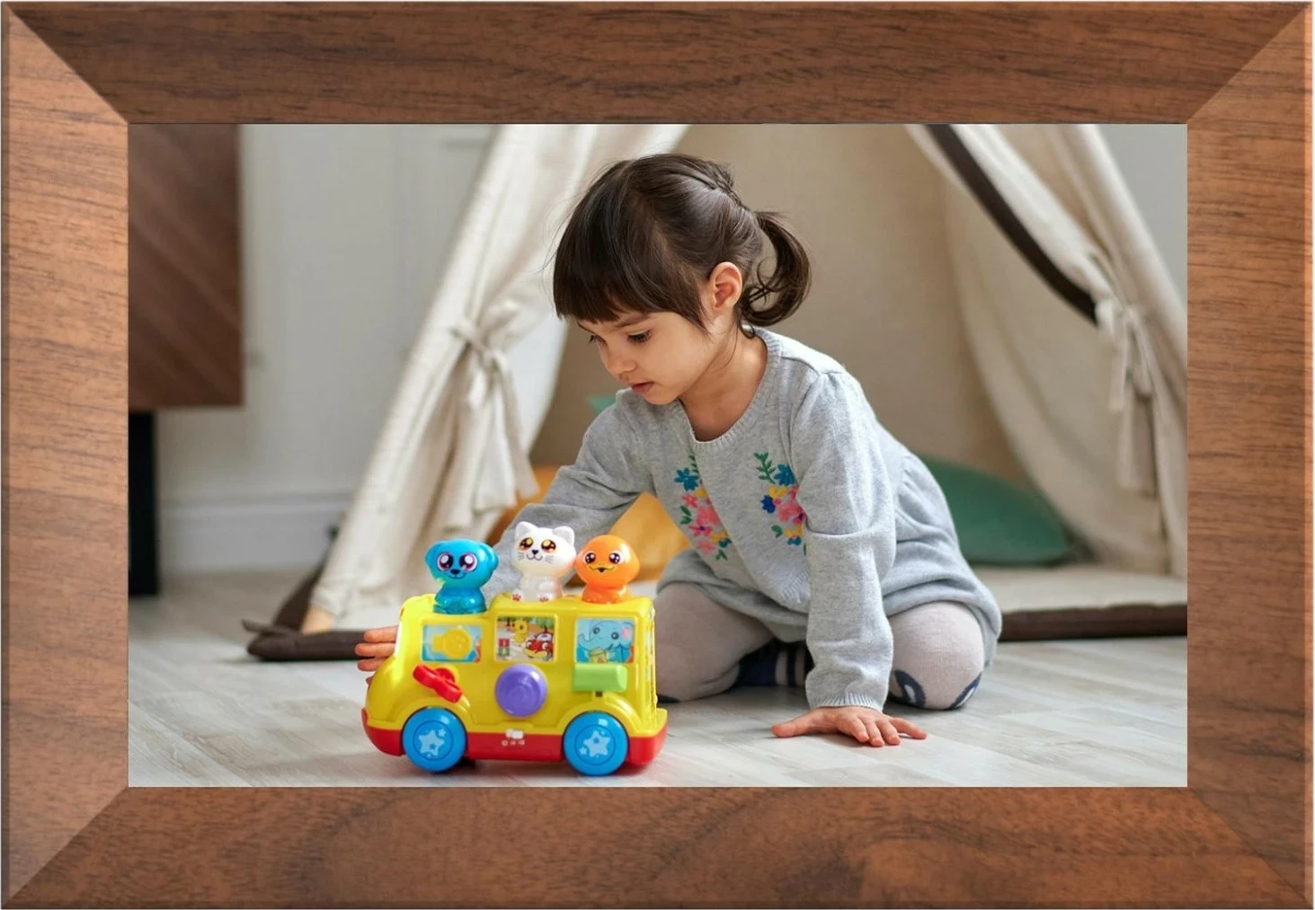 Digitalni foto okvir Kodak CF102P, 32 GB, Wi‑Fi, rjav