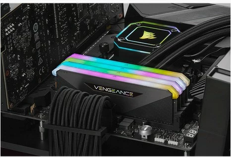 RAM memorija Vengeance RGB Corsair 64GB (2x32GB) DDR4 3600 MHz, črn